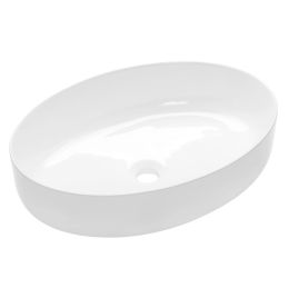 Biała owalna umywalka z płaskim dnem na białym tle